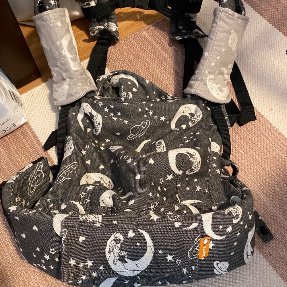 Baby Tula Free to Grow with Accessories.